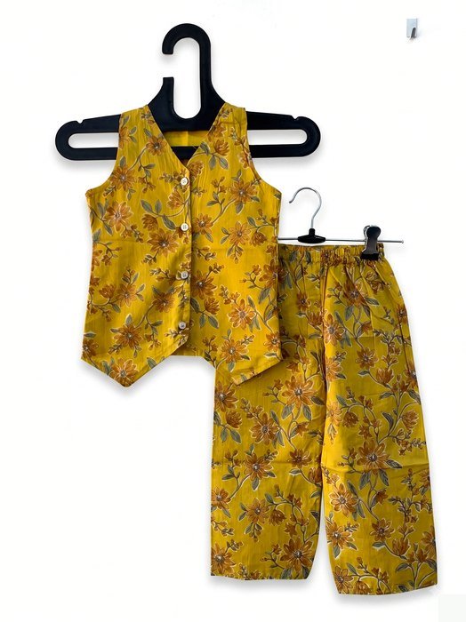 Yellow floral vest set